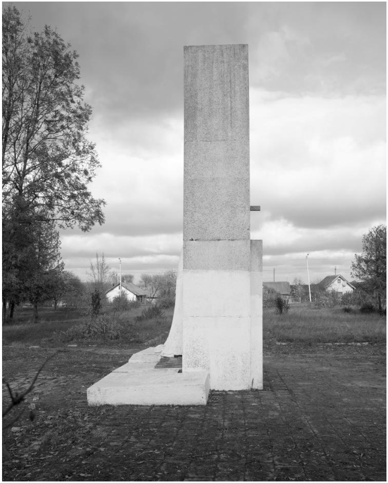 Katherine Turczan, Monument #45, Ukraine, 2019, Archival pigment prints