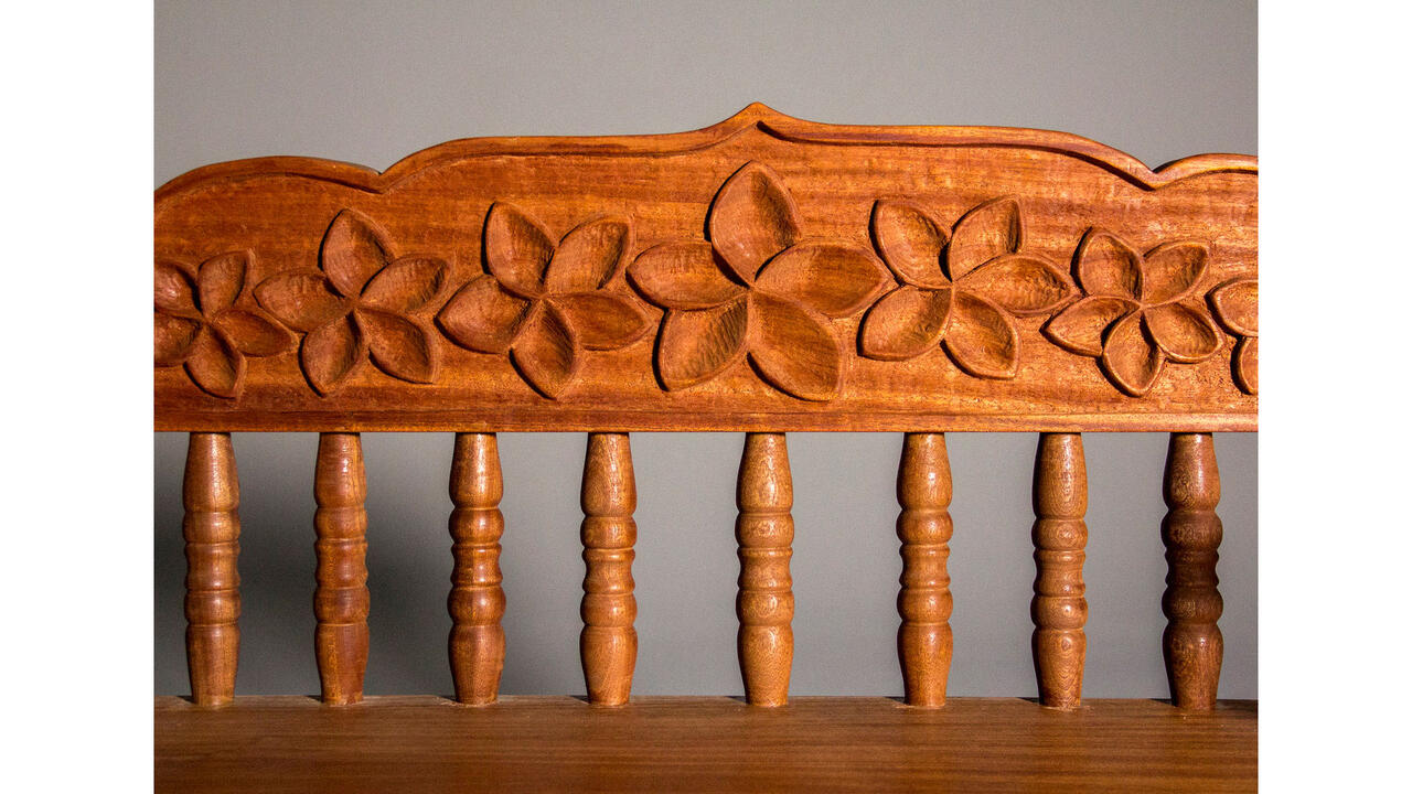 Dik Champa Bench
