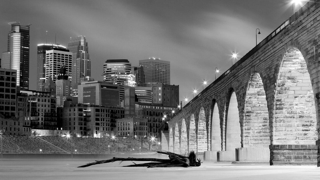 Minneapolis skyline and bridge