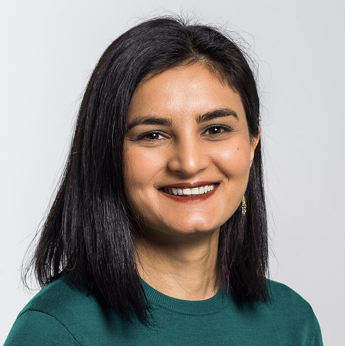 Ziba Rajabi Headshot