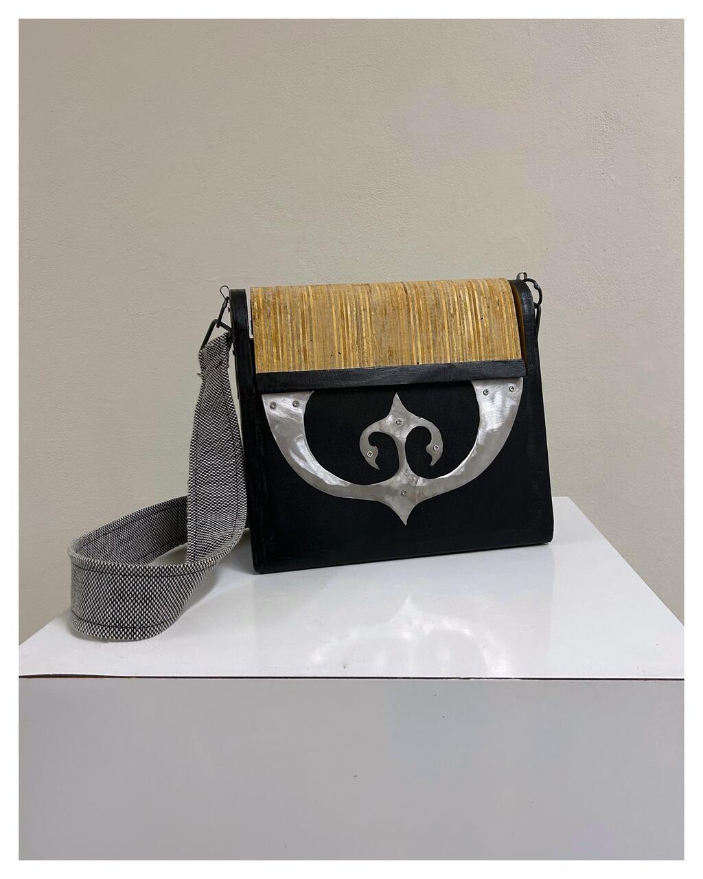 Kaia Hamilton, Wood Containment I