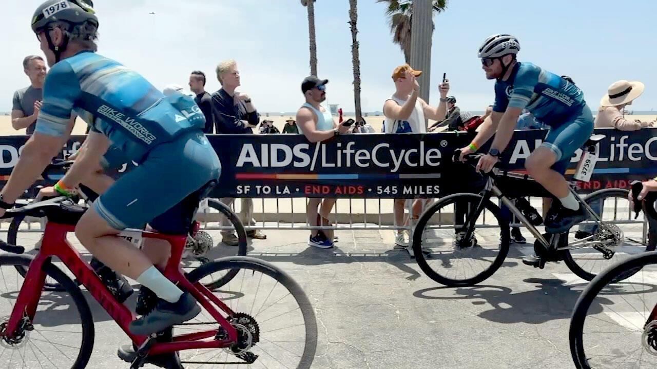 A photo of the AIDS LifeCycle ride.