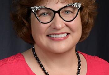Gloria Eslinger headshot