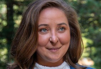 alumni headshot cut/paste feature karolina karlic